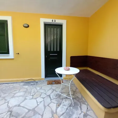 Garden View To The Sea Elpis 43 דירה