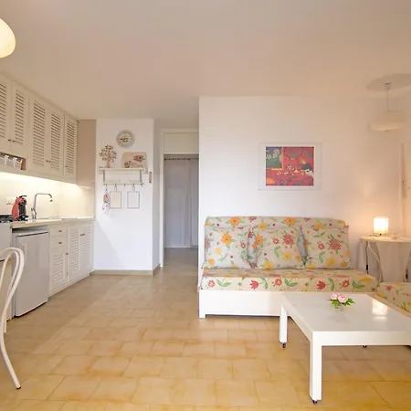 43 Sea View Garden Elpis